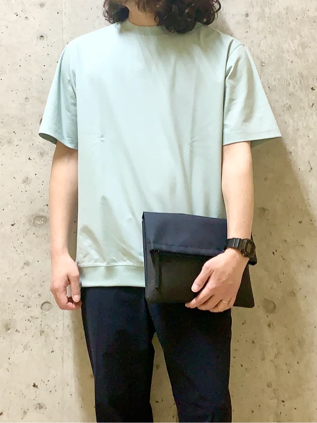 木村剛さんの「TAKEO KIKUCHI｜【抗菌防臭／5サイズ展開】ハイゲージポンチ Tシャツ」を使ったコーディネート