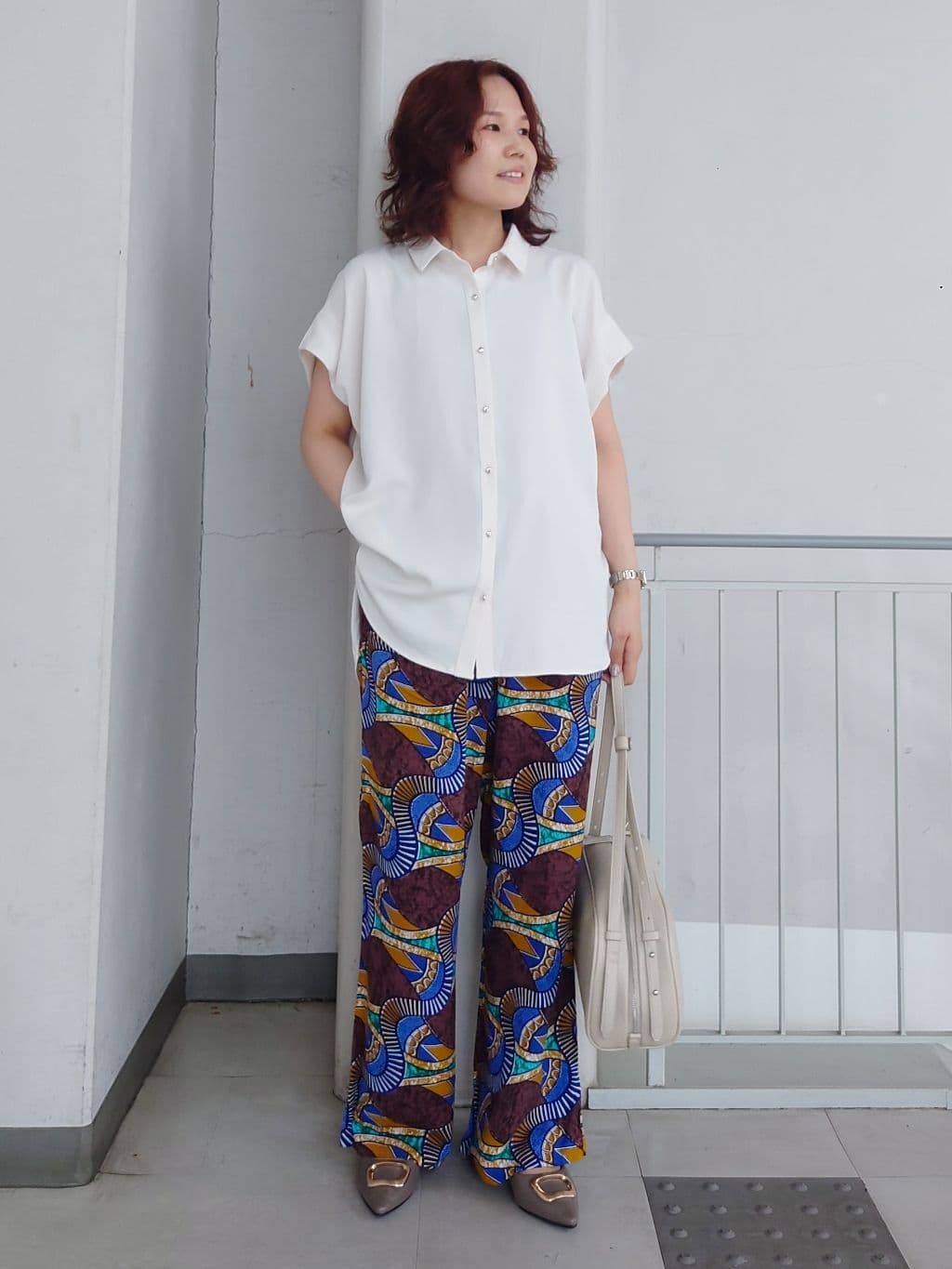 maruさんの「THE SHOP TK｜コットンライクブラウス【接触冷感/洗濯機OK/UV/セットアップ可】」を使ったコーディネート