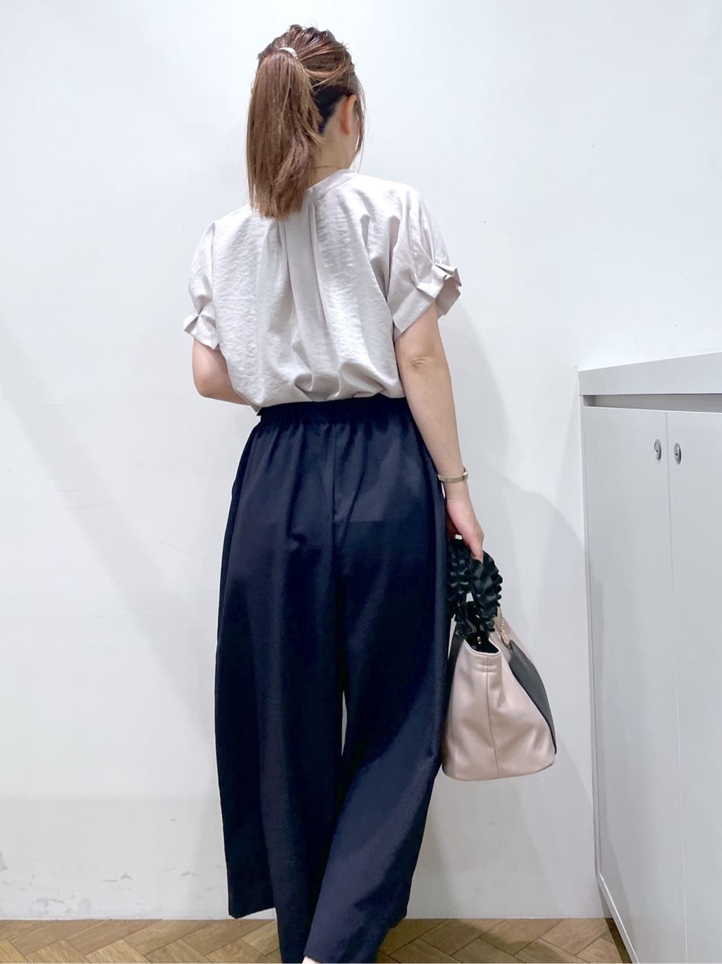 Junさんの「index｜《7色展開／XS-LLサイズ》タックスリーブスキッパーブラウス【洗濯機洗い可／吸水速乾／抗ピル／防シ」を使ったコーディネート