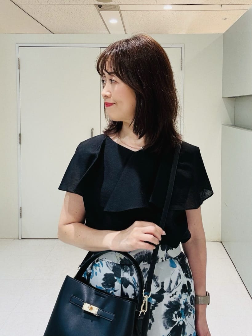 makiさんの「UNTITLED｜【きれいめ/洗える/フリル】ラッフルシアーブラウス」を使ったコーディネート