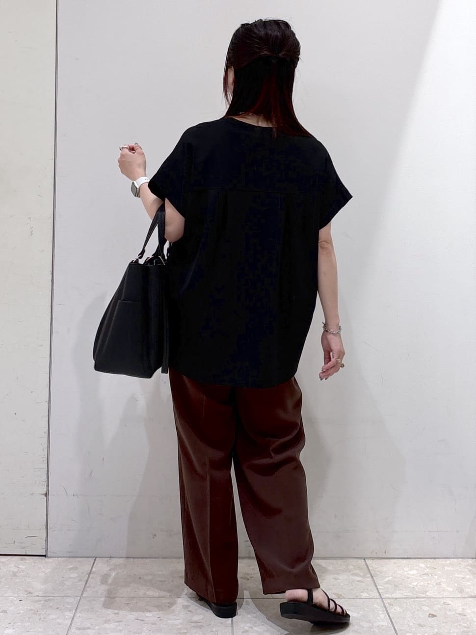 mameさんの「OPAQUE.CLIP｜《7色展開／SS-LLサイズ》ストレッチスキッパーブラウス／セットアップ対応【洗濯機洗い可／防シワ】」を使ったコーディネート