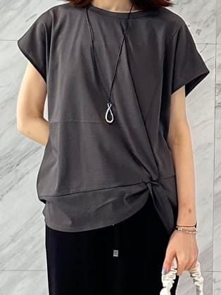 Miwaさんの「UNTITLED｜【洗える/Tシャツ】ツイストプルオーバー」を使ったコーディネート