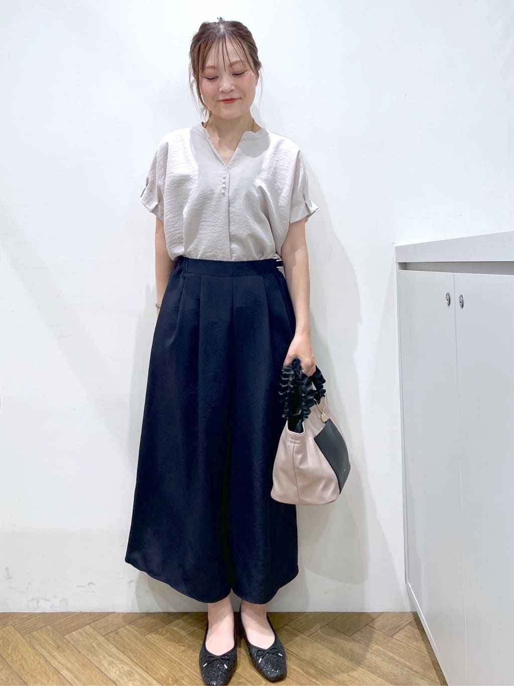 Junさんの「index｜《7色展開／XS-LLサイズ》タックスリーブスキッパーブラウス【洗濯機洗い可／吸水速乾／抗ピル／防シ」を使ったコーディネート