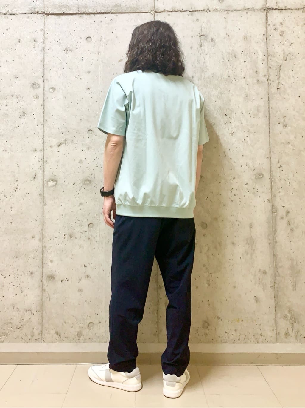 木村剛さんの「TAKEO KIKUCHI｜【抗菌防臭／5サイズ展開】ハイゲージポンチ Tシャツ」を使ったコーディネート