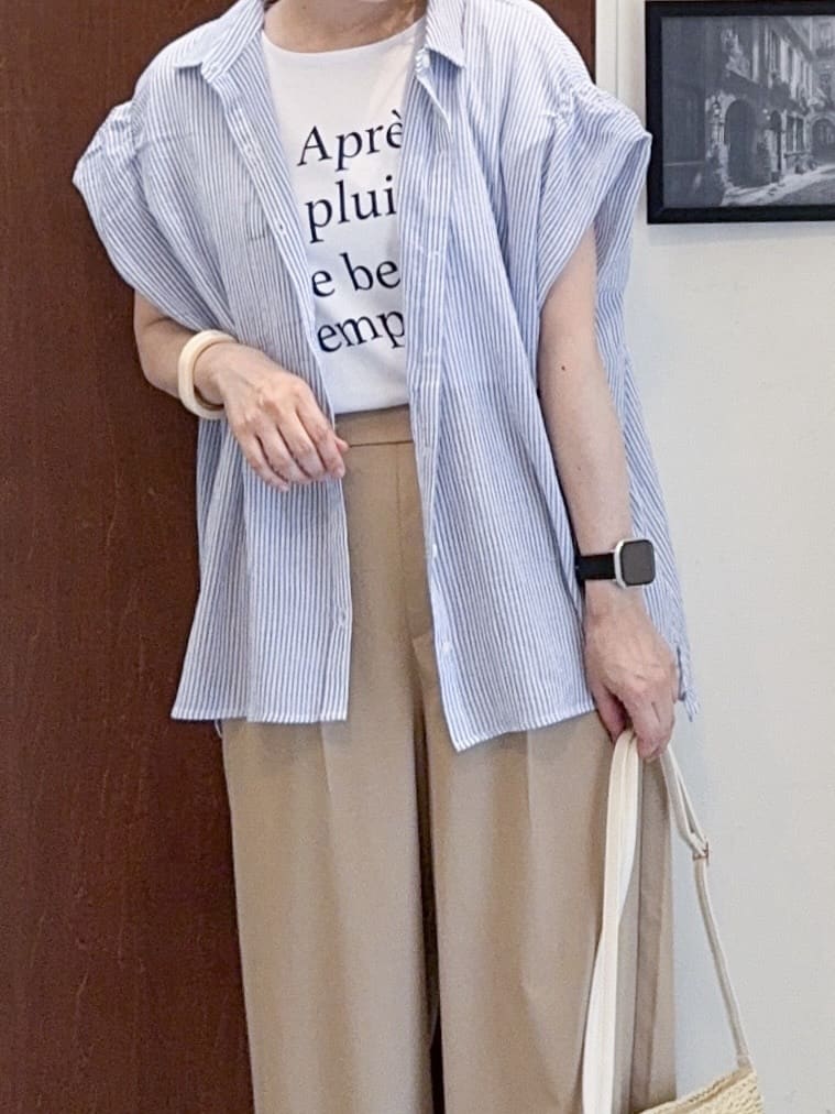 𝐇𝐢𝐫𝐨𝐦𝐢さんの「SHOO･LA･RUE｜【S-LL】さらシャリコットン 上品なシアー感のデザインシャツ」を使ったコーディネート