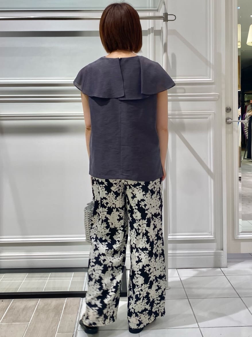 AKKOさんの「UNTITLED｜【きれいめ/洗える/フリル】ラッフルシアーブラウス」を使ったコーディネート