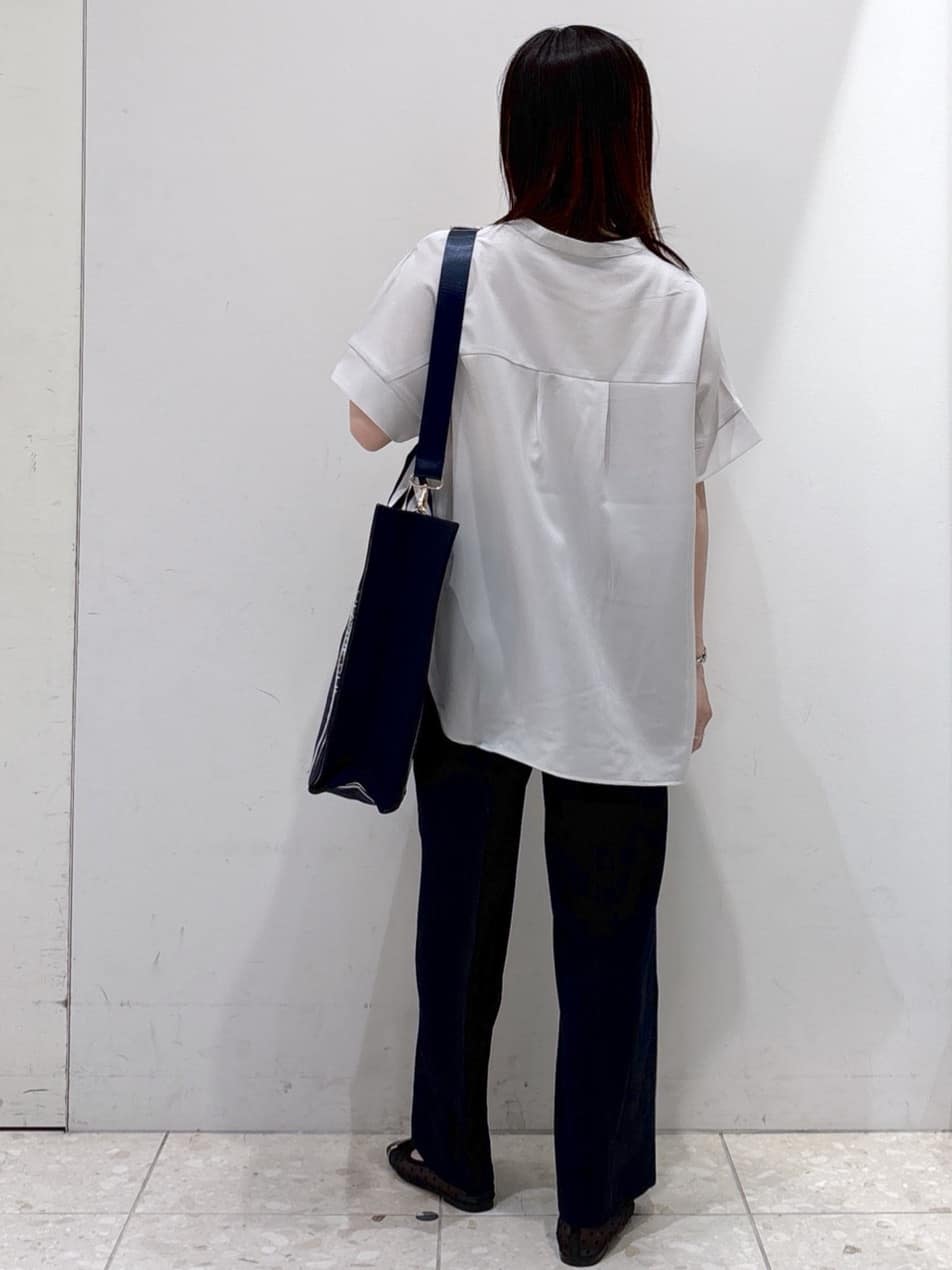mameさんの「OPAQUE.CLIP｜《5色展開／SS-LLサイズ》スキッパー金ボタンブラウス／セットアップ対応【防シワ／ストレッチ／洗濯」を使ったコーディネート