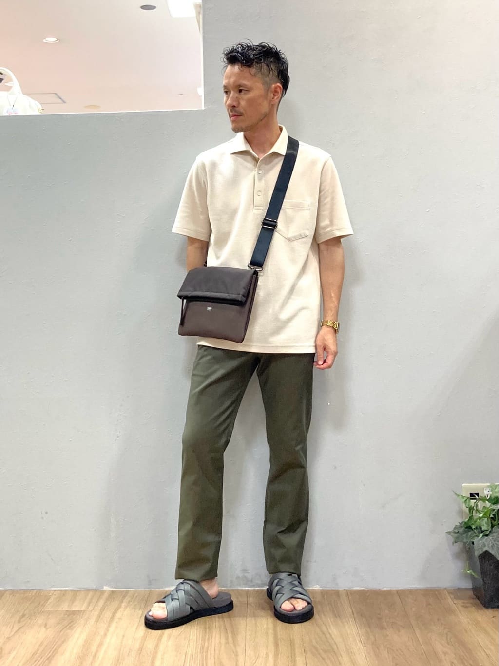 シュンさんの「TAKEO KIKUCHI｜【抗菌防臭／9色5サイズ展開】ハニカムメランジ ポロシャツ」を使ったコーディネート