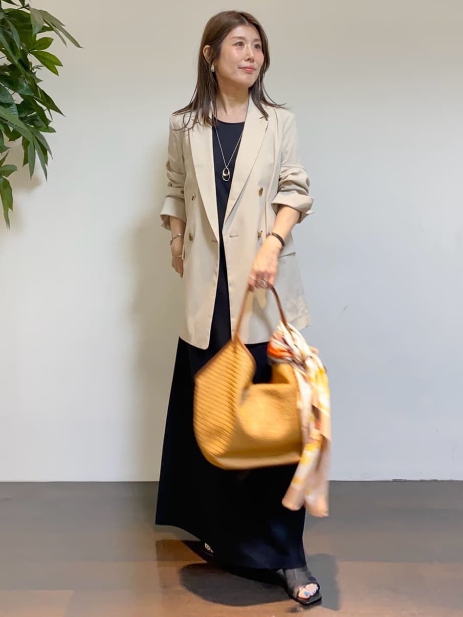 tomoさんの「UNTITLED｜トルソープリントスカーフ」を使ったコーディネート