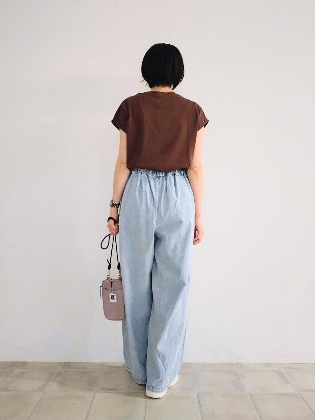 miomioさんの「SHOO･LA･RUE｜【S-LL/汗ジミ軽減/ひんやり/UV】インせず着られる フレンチスリーブTシャツ」を使ったコーディネート