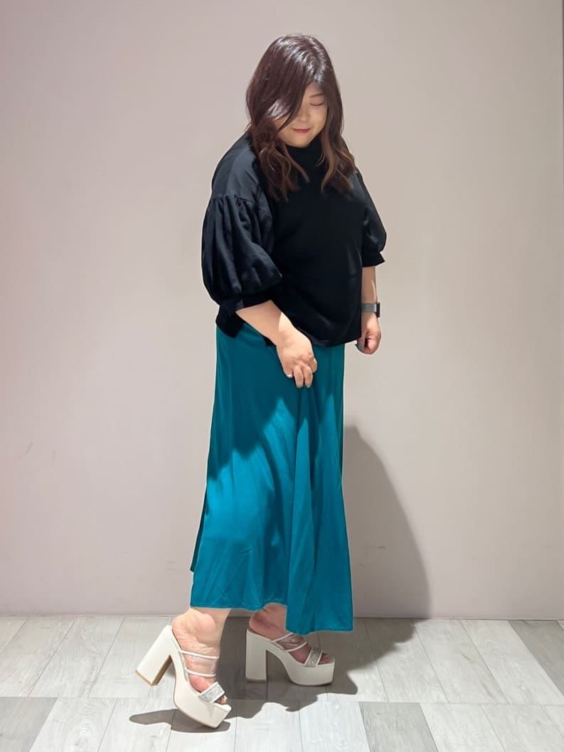 yumiさんの「ESPERANZA｜【ラク盛り／サンダル】リピーター続出／脚長美脚　ミュールサンダル」を使ったコーディネート