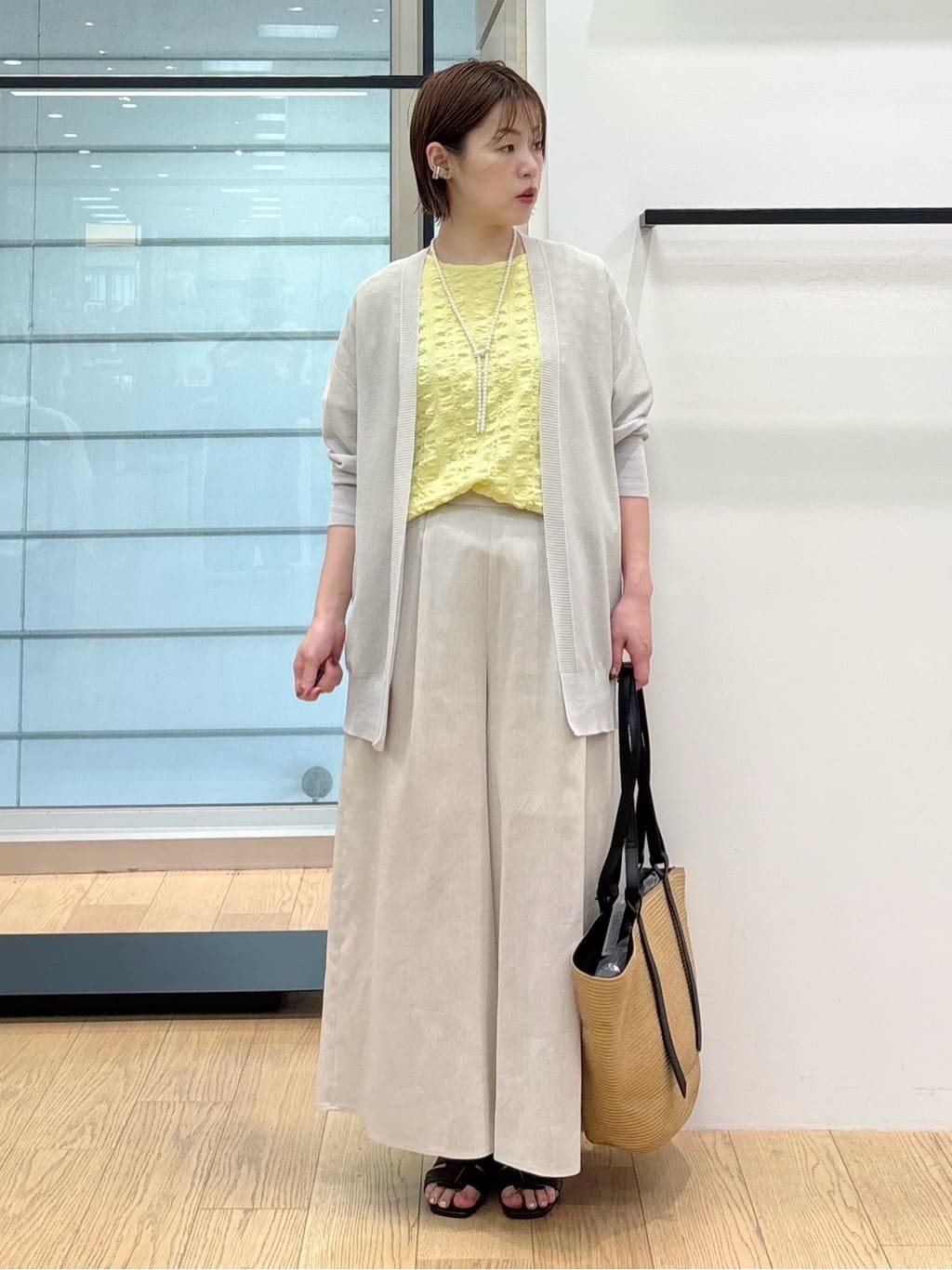 asamiさんの「INDIVI｜【洗える／清涼感◎】ワイドフレアパンツ／スカーチョ」を使ったコーディネート