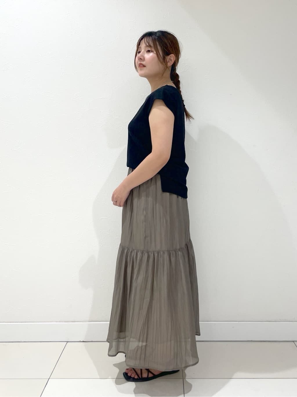 YUUKIさんの「INDIVI｜【2点セット／着回し◎】ノースリーブ＆ティアードスカート カセット服」を使ったコーディネート