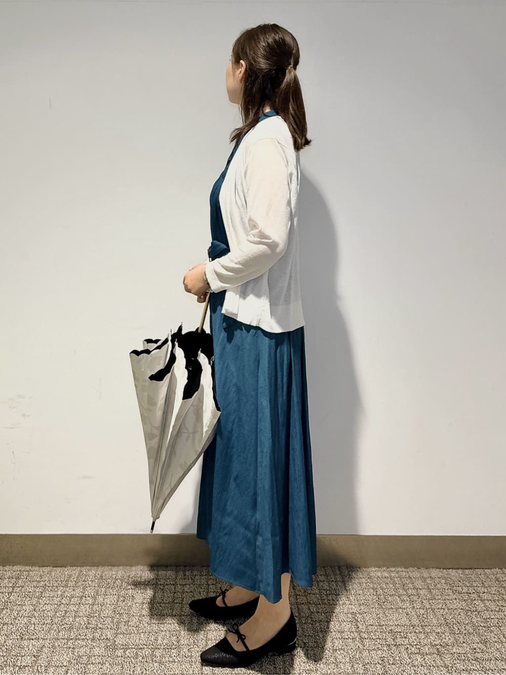 みーさんの「grove｜遮熱遮光フラワーシャドウ長傘」を使ったコーディネート