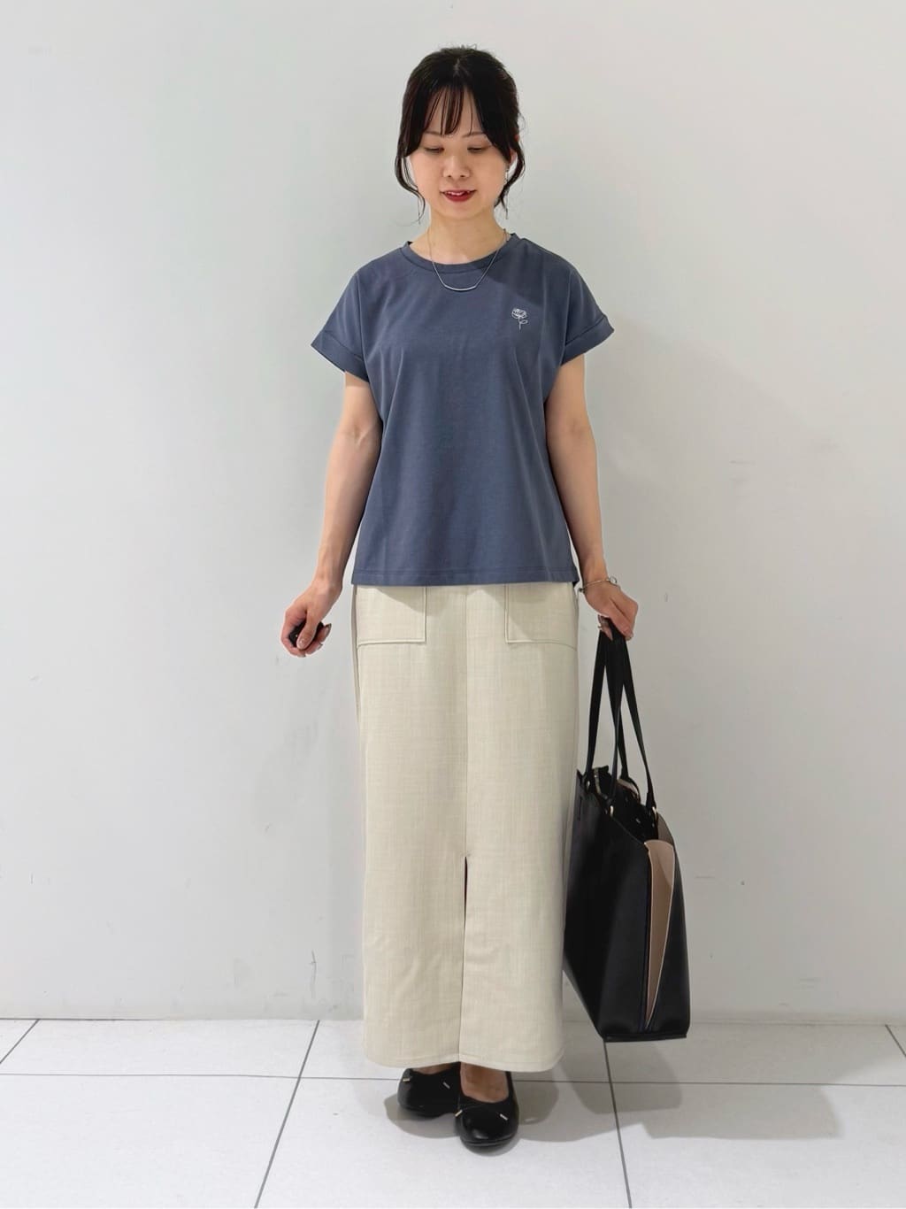 kozuさんの「index｜《7色展開／XS-LLサイズ》ビジューボタンクルーネックカーディガン【洗濯機洗い可】」を使ったコーディネート