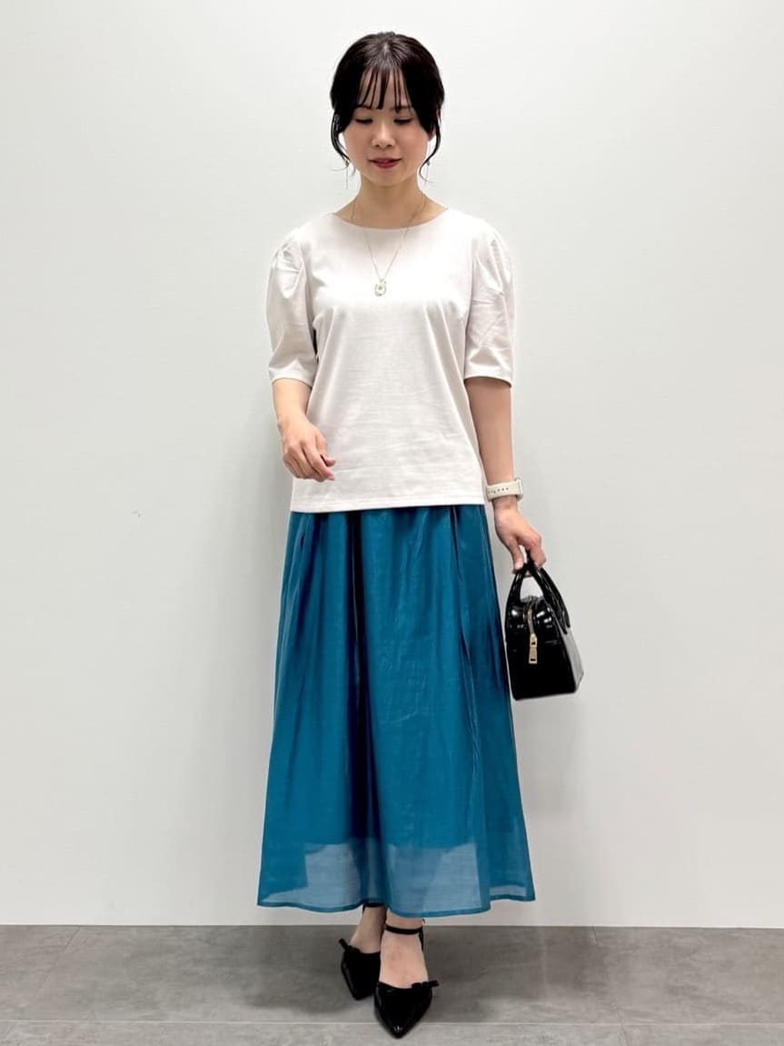 kozuさんの「index｜シアーギャザーフレアスカート【洗濯機洗い可】」を使ったコーディネート