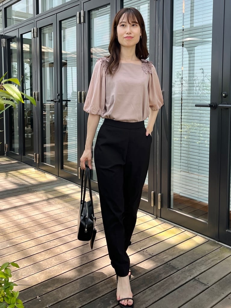 はばさんの「Couture brooch｜【らくちん・キレイ見え】リボンハイパーストレッチパンツ」を使ったコーディネート