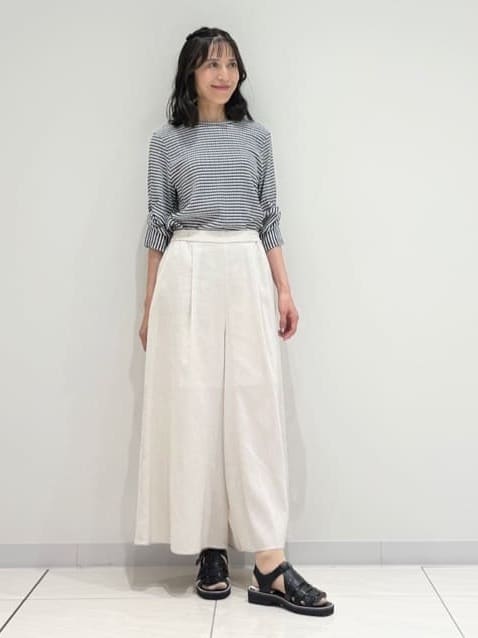 kayoさんの「INDIVI｜【洗える／清涼感◎】ワイドフレアパンツ／スカーチョ」を使ったコーディネート
