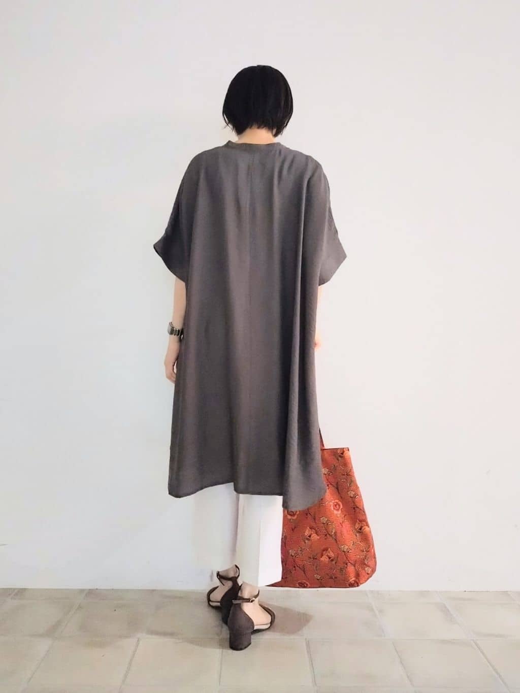 miomioさんの「SHOO･LA･RUE｜【S-LL/ひんやり】きれいめにもカジュアルにも サブリナパンツ」を使ったコーディネート