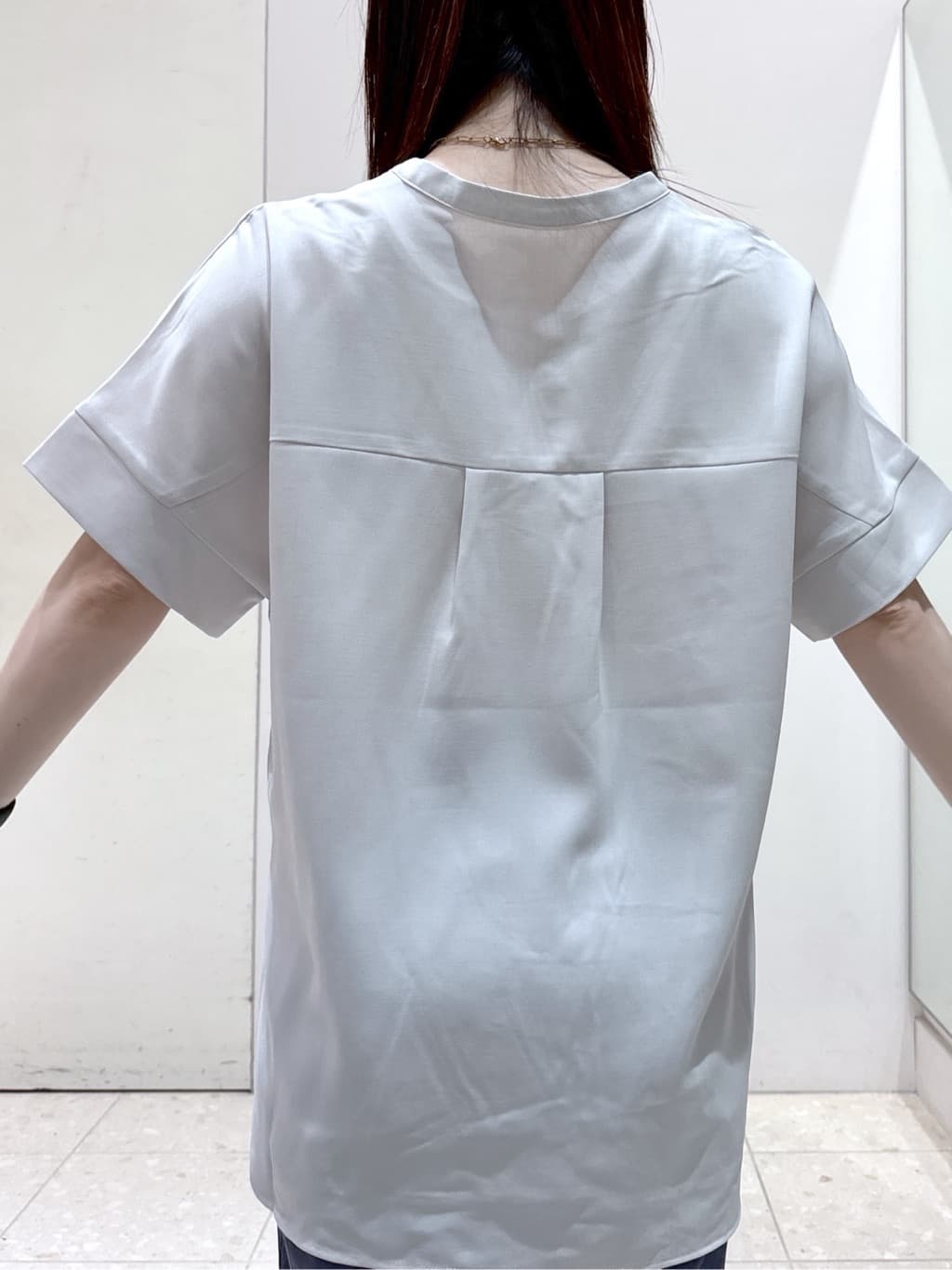 mameさんの「OPAQUE.CLIP｜《5色展開／SS-LLサイズ》スキッパー金ボタンブラウス／セットアップ対応【防シワ／ストレッチ／洗濯」を使ったコーディネート