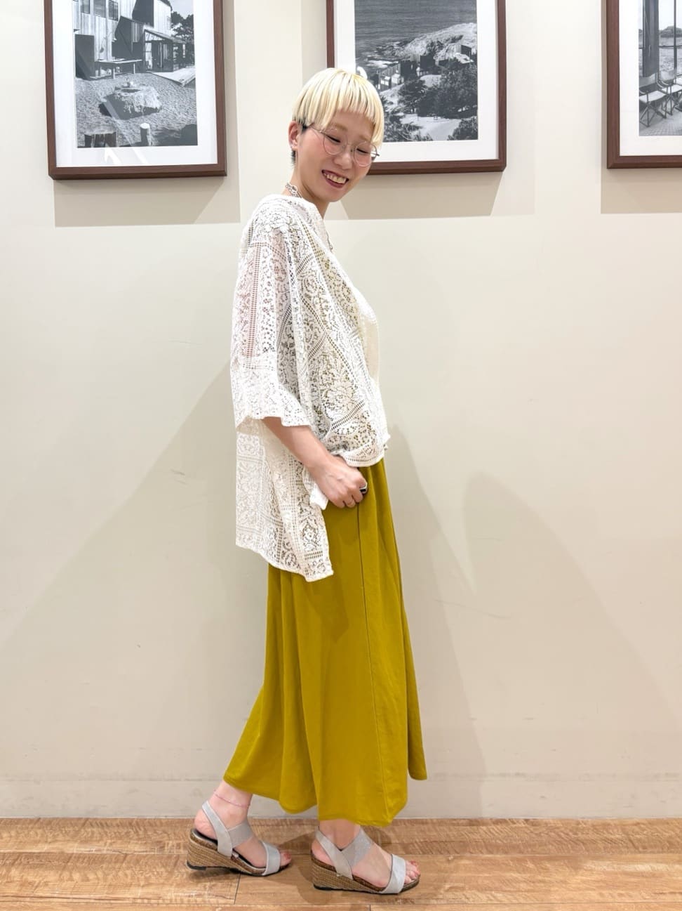 Ayumiさんの「SHOO･LA･RUE｜大人レトロスタイルに レースポンチョシャツ」を使ったコーディネート