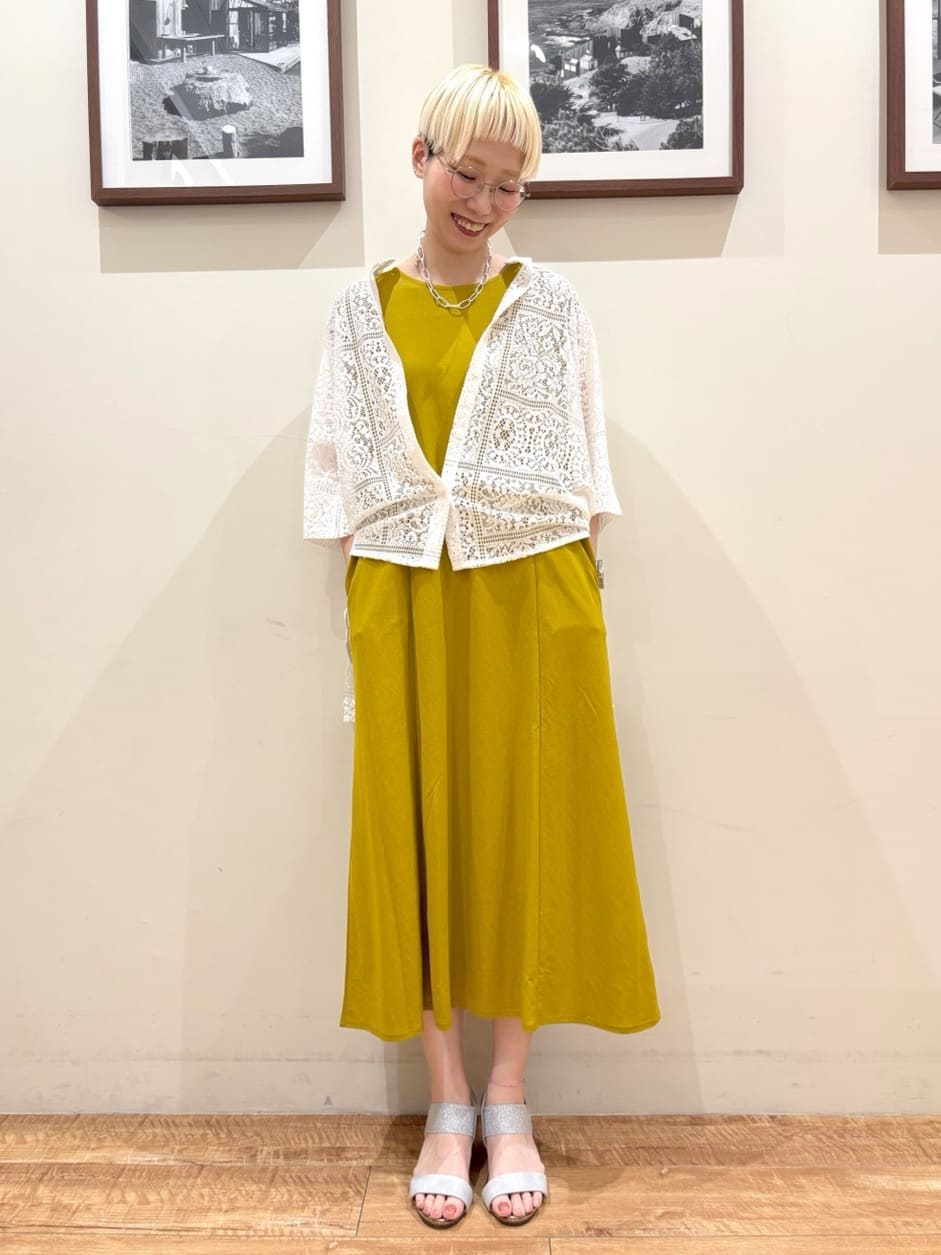 Ayumiさんの「SHOO･LA･RUE｜大人レトロスタイルに レースポンチョシャツ」を使ったコーディネート