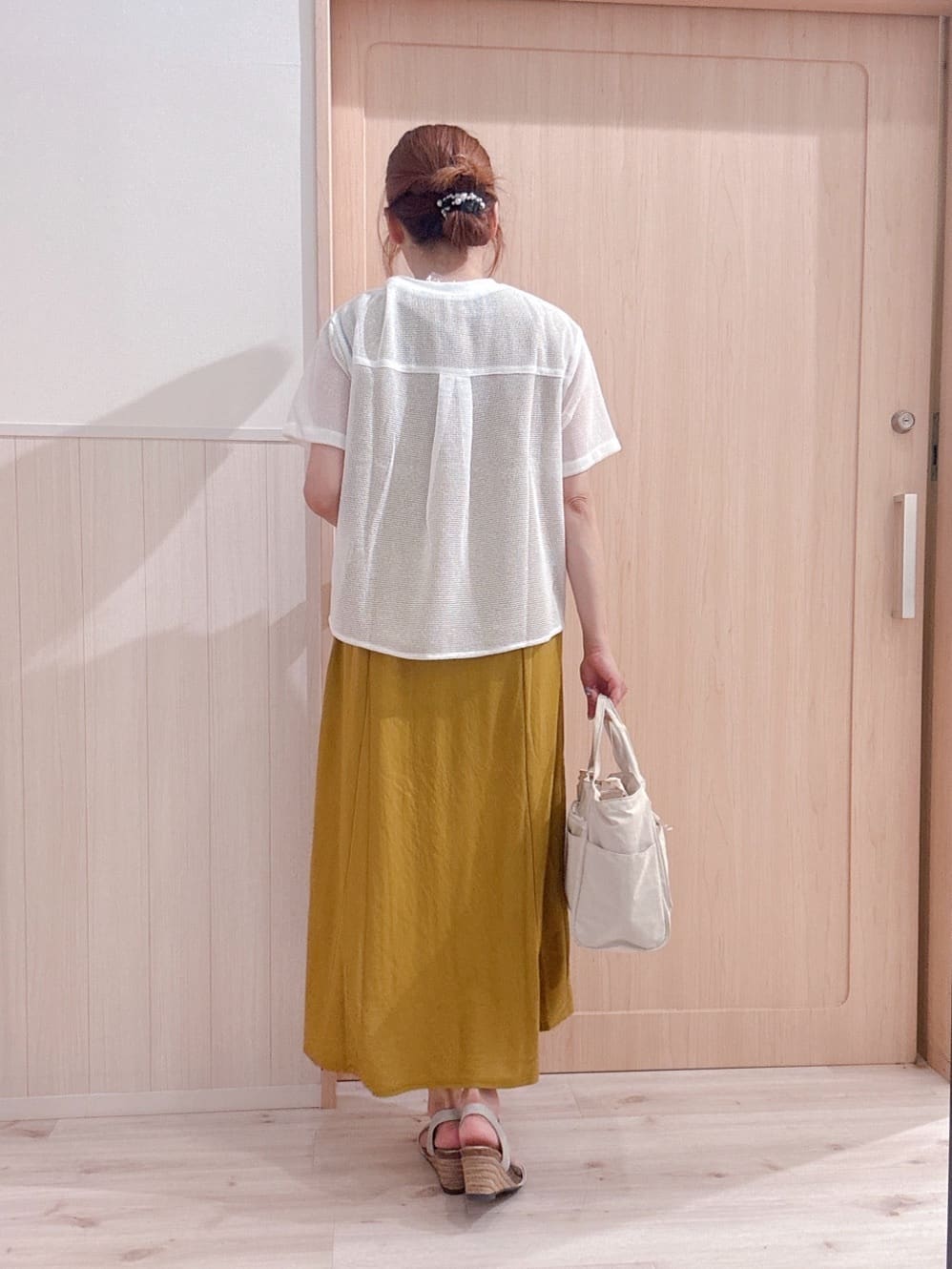 モカさんの「SHOO･LA･RUE｜【S-LL】メッシュ素材で大人ヘルシー ポケット付きデザイントップス」を使ったコーディネート