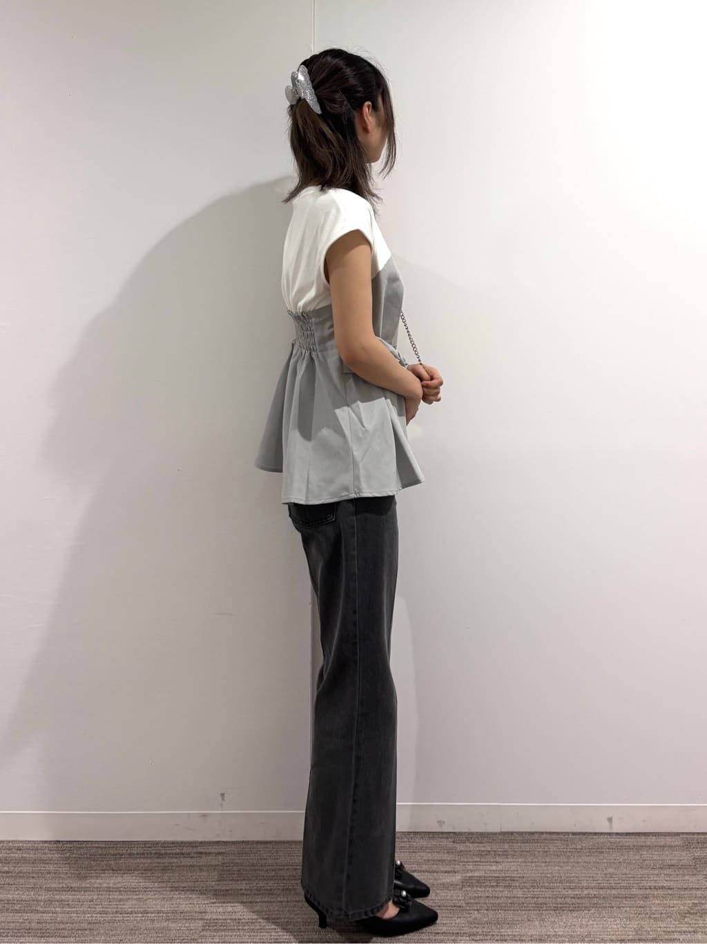 Ricoさんの「OPAQUE.CLIP｜【2WAY／抗菌防臭加工】フラワークリップ付きパンプス」を使ったコーディネート