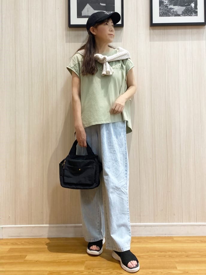 natsuさんの「SHOO･LA･RUE｜【洗える/S-LL/体型カバー】レース使いが華やか フレンチスリーブコットンTシャツ」を使ったコーディネート