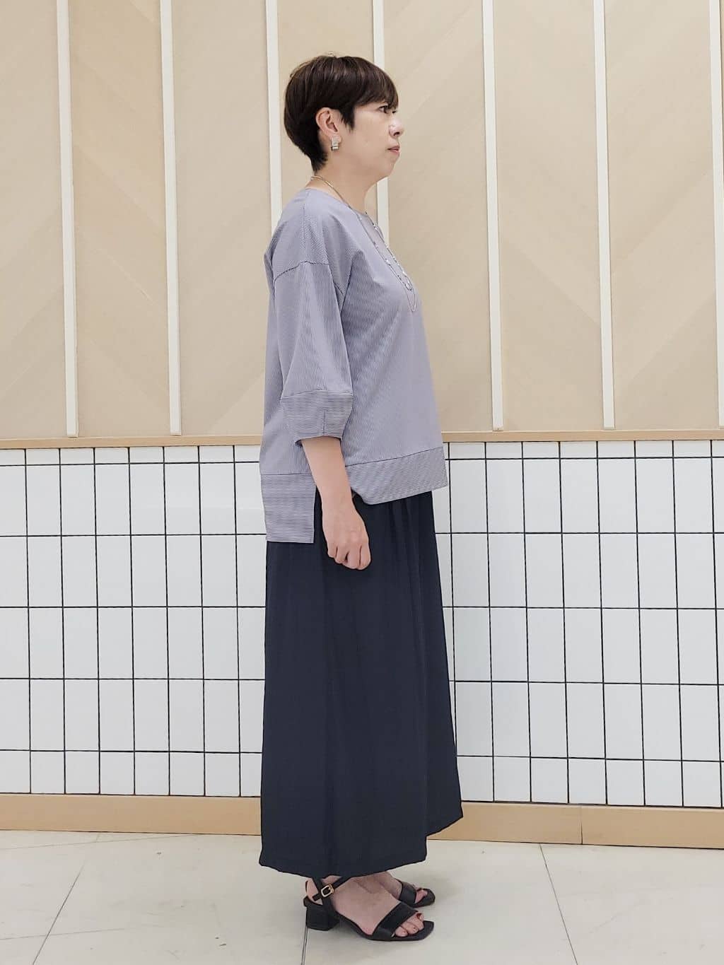 tomoさんの「COUP DE CHANCE｜【手洗い可】リラクシーフレアパンツ」を使ったコーディネート
