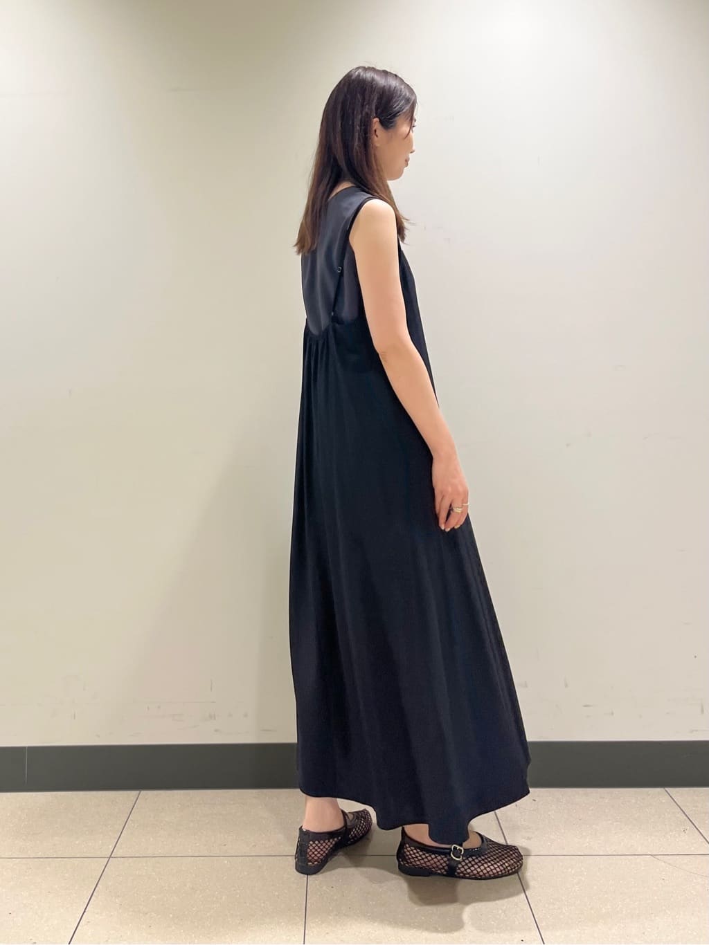 shokoさんの「INDIVI｜【UVケア】エアリージョーゼット キャミワンピース」を使ったコーディネート