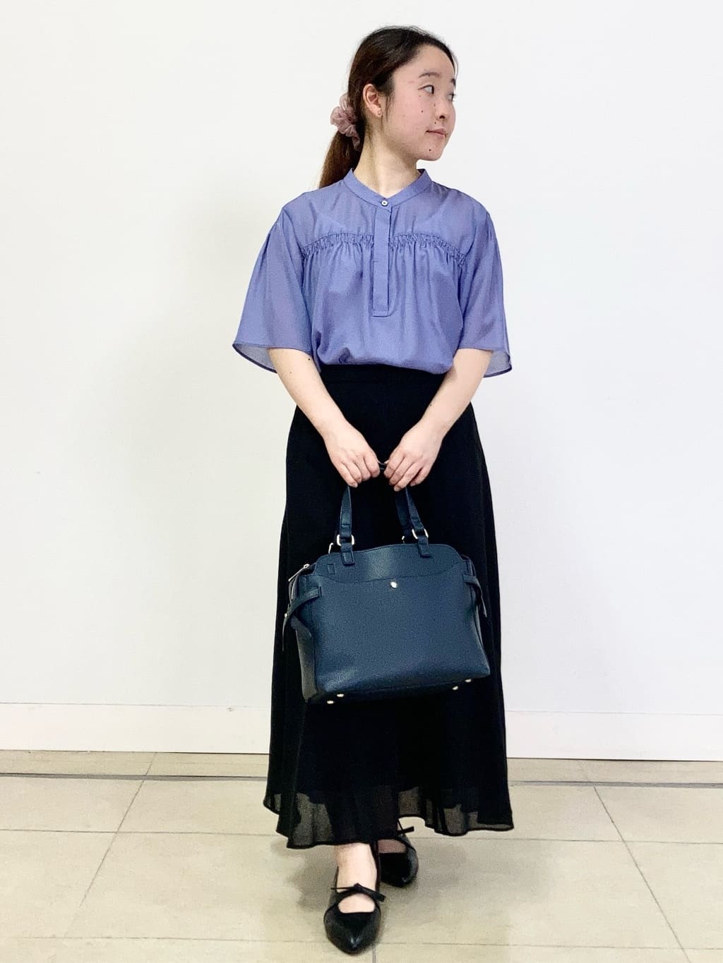 tomominさんの「Reflect｜【選べる5色◎／マシンウォッシュ可】シャーリングデザインブラウス」を使ったコーディネート