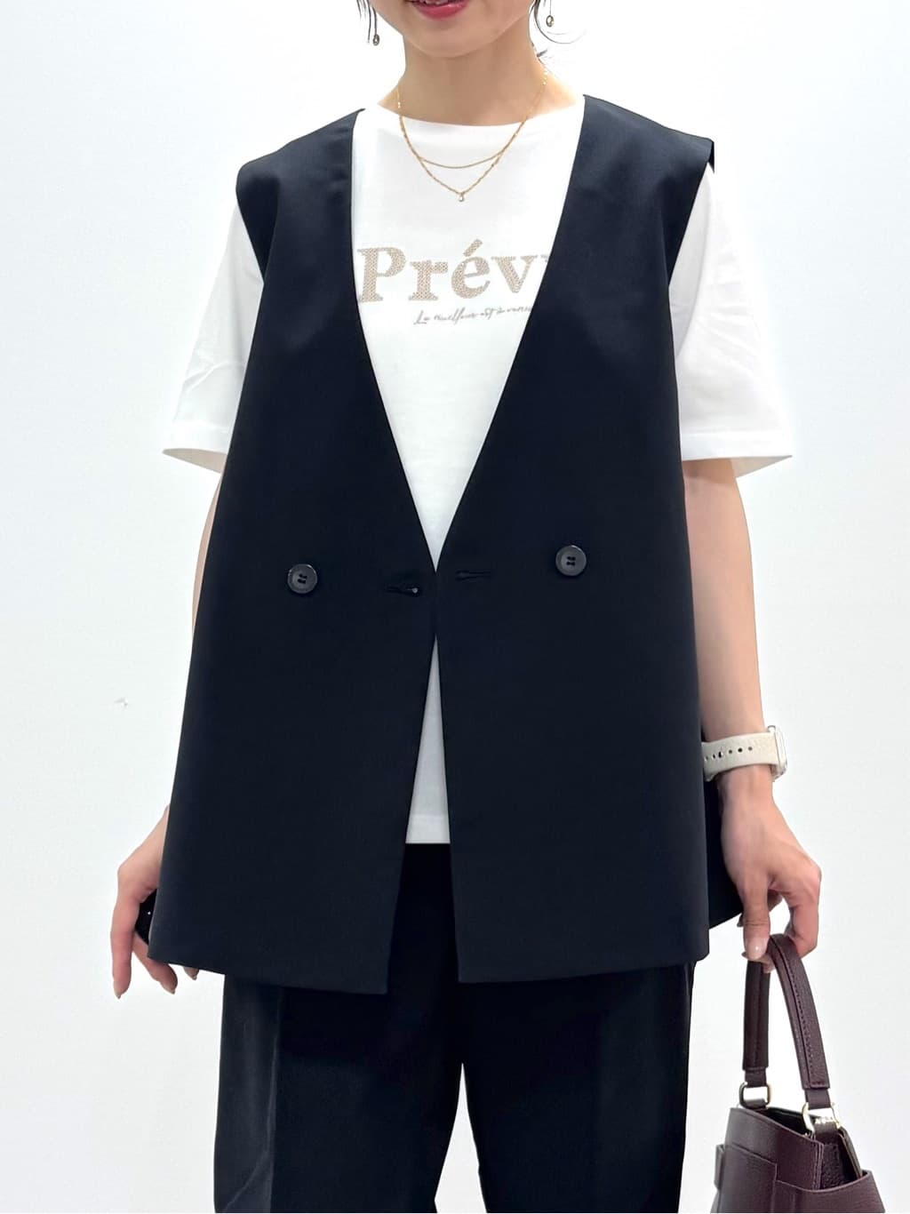 kozuさんの「index｜スパンコール刺繍ロゴTシャツ【洗濯機洗い可／接触冷感／UVケア】」を使ったコーディネート