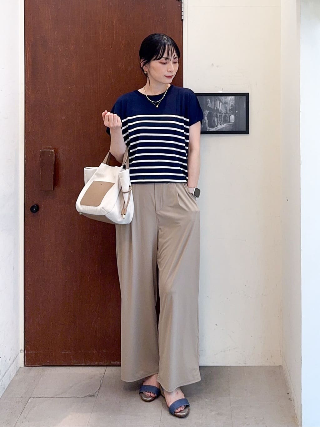 𝐇𝐢𝐫𝐨𝐦𝐢さんの「SHOO･LA･RUE｜【ひんやり/S-LL】さらさらな肌触りが心地よい フレンチスリーブニット」を使ったコーディネート