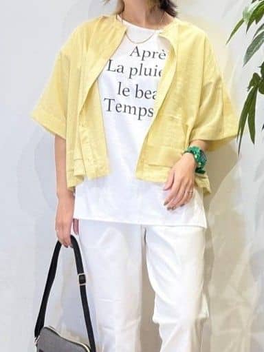 misakiさんの「SHOO･LA･RUE｜【洗濯後しわになりにくい/UV/吸水速乾】大人きれいな バンドカラーシャツ」を使ったコーディネート