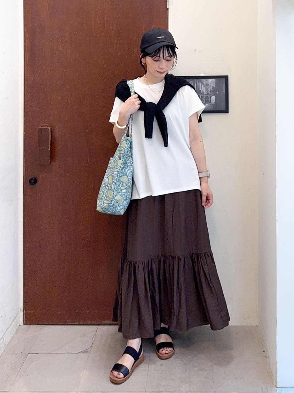 𝐇𝐢𝐫𝐨𝐦𝐢さんの「SHOO･LA･RUE｜キラッと光るラメとスパンコールが印象的 メッシュカーディガン」を使ったコーディネート