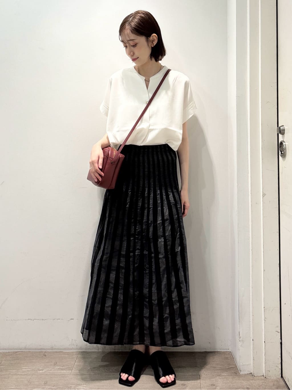ぶまりんさんの「OPAQUE.CLIP｜《7色展開／SS-LLサイズ》ストレッチスキッパーブラウス／セットアップ対応【洗濯機洗い可／防シワ】」を使ったコーディネート