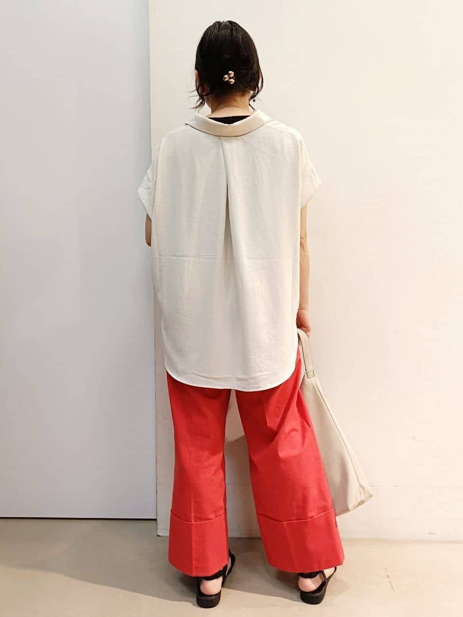 あんさんの「THE SHOP TK｜コットンライクブラウス【接触冷感/洗濯機OK/UV/セットアップ可】」を使ったコーディネート
