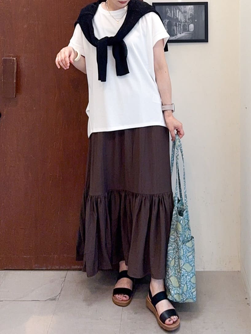 𝐇𝐢𝐫𝐨𝐦𝐢さんの「SHOO･LA･RUE｜キラッと光るラメとスパンコールが印象的 メッシュカーディガン」を使ったコーディネート