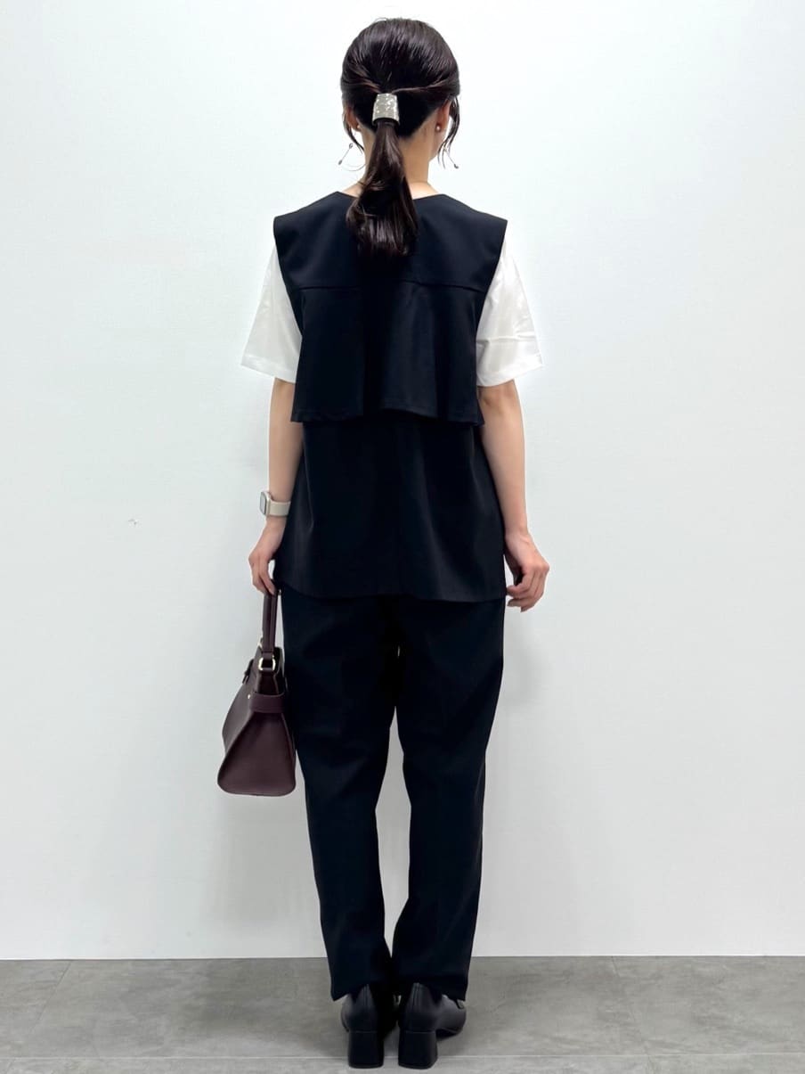 kozuさんの「index｜スパンコール刺繍ロゴTシャツ【洗濯機洗い可／接触冷感／UVケア】」を使ったコーディネート