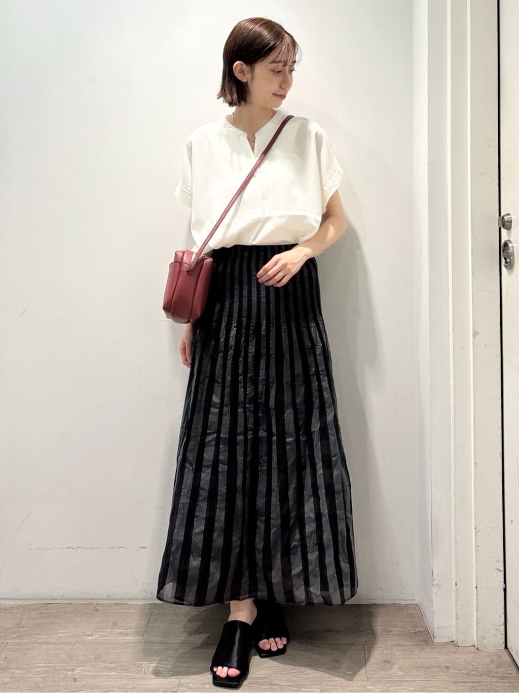 ぶまりんさんの「OPAQUE.CLIP｜《7色展開／SS-LLサイズ》ストレッチスキッパーブラウス／セットアップ対応【洗濯機洗い可／防シワ】」を使ったコーディネート