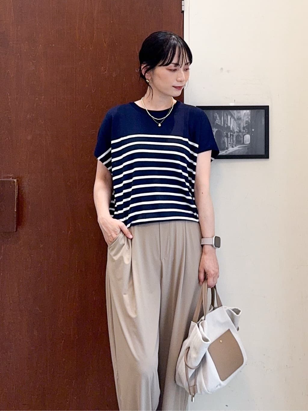 𝐇𝐢𝐫𝐨𝐦𝐢さんの「SHOO･LA･RUE｜【ひんやり/S-LL】さらさらな肌触りが心地よい フレンチスリーブニット」を使ったコーディネート