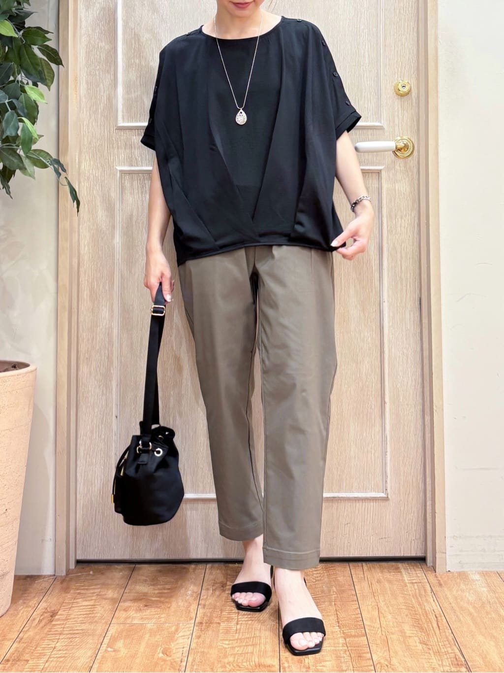 なみさんの「SHOO･LA･RUE｜【洗える/S-LL/美脚シルエット】ハイパーストレッチ テーパードパンツ」を使ったコーディネート
