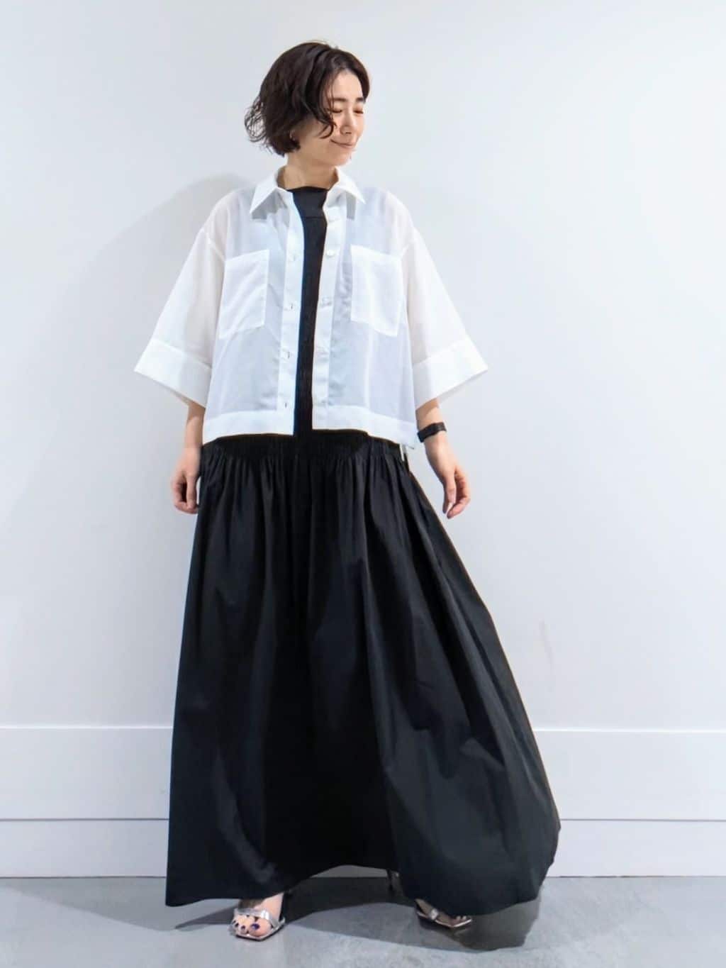 ミズタさんの「UNTITLED｜【前開き/洗える】ショート丈シアーシャツ」を使ったコーディネート