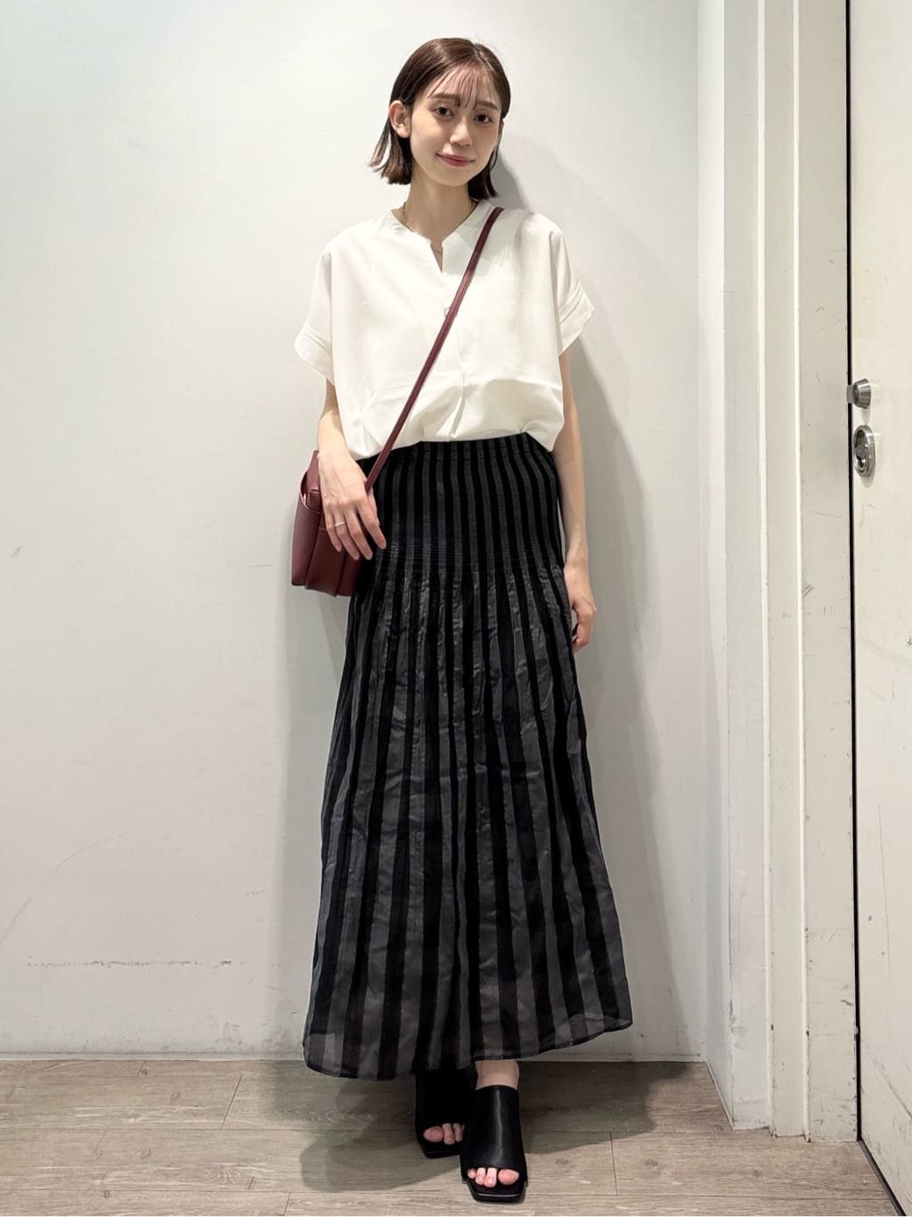 ぶまりんさんの「OPAQUE.CLIP｜《7色展開／SS-LLサイズ》ストレッチスキッパーブラウス／セットアップ対応【洗濯機洗い可／防シワ】」を使ったコーディネート