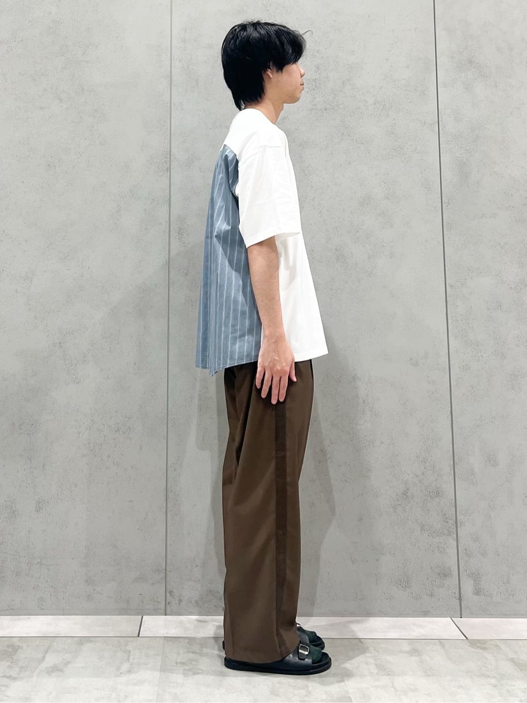 SHI-MAさんの「THE SHOP TK｜エシカルブロード切替Tシャツ 洗濯機OK」を使ったコーディネート