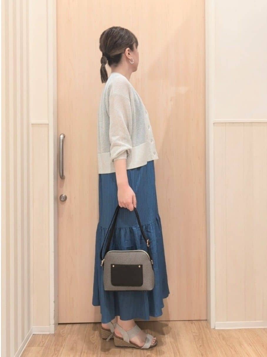 あさんの「SHOO･LA･RUE｜キラッと光るラメとスパンコールが印象的 メッシュカーディガン」を使ったコーディネート