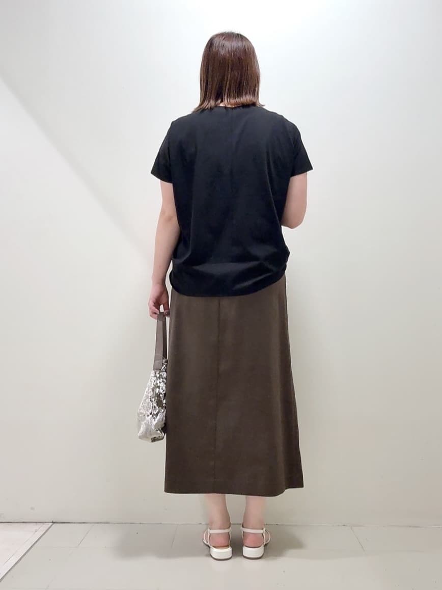 YUIさんの「UNTITLED｜【接触冷感/洗える】Vネックコットンプルオーバー」を使ったコーディネート