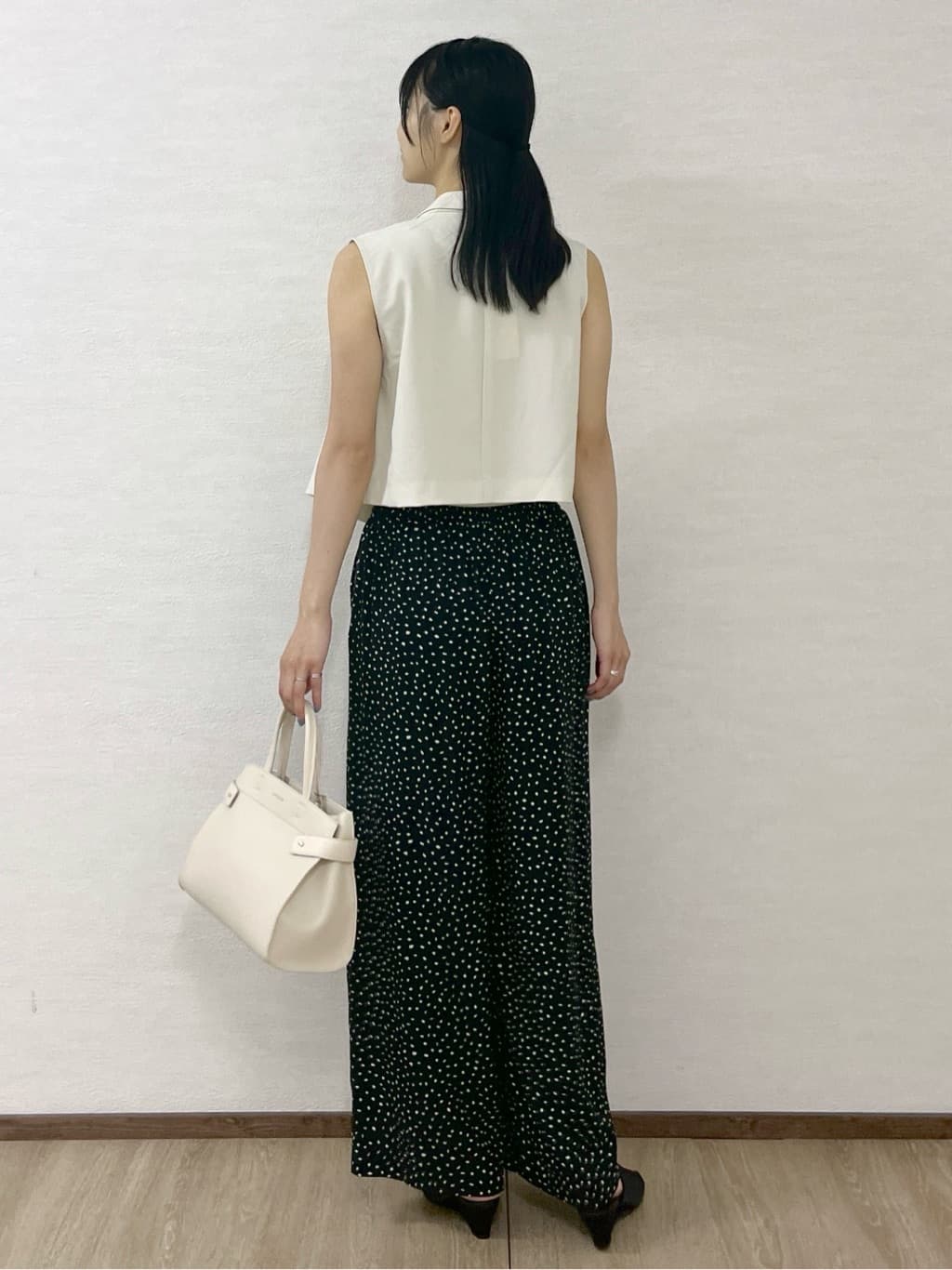 sachikoさんの「OPAQUE.CLIP｜ショートテーラードジレ【接触冷感／洗濯機洗い可】」を使ったコーディネート