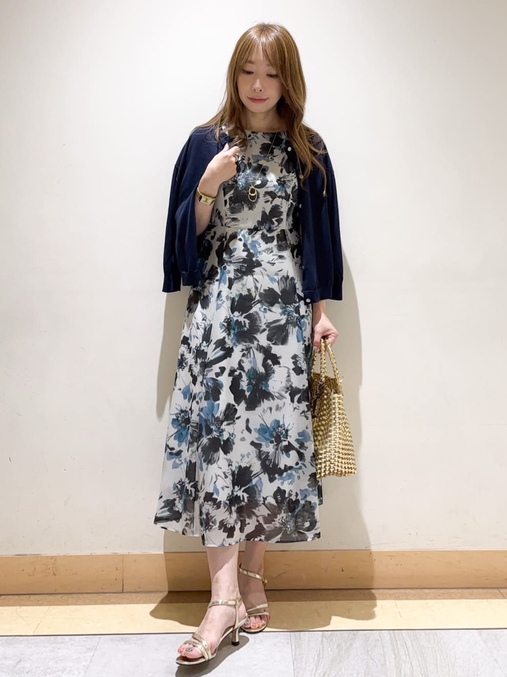 sattoさんの「UNTITLED｜【シアー/エレガント/花柄/夏ワンピ】ペイントフラワーワンピース」を使ったコーディネート